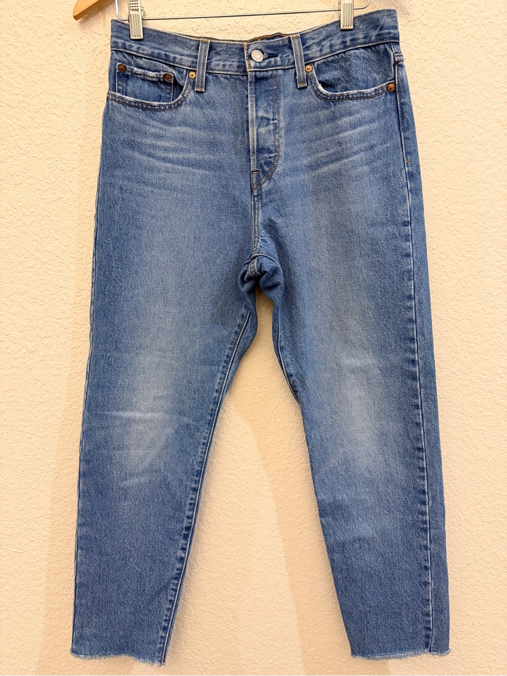 Levi's Women's Light Blue Cropped Jeans